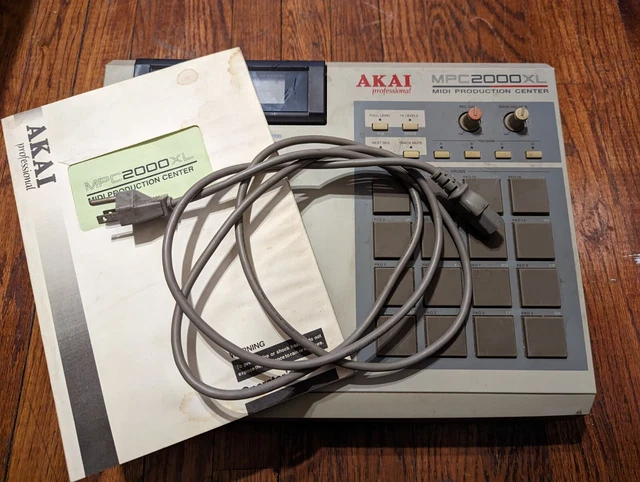 Akai MPC2000XL Midi Production Center with Broken Screen, As-Is