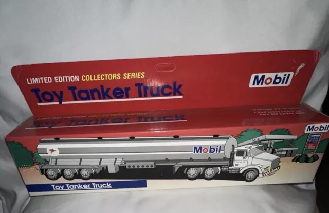 Mobil Gas Toy Tanker Truck 1993 Limited Edition Real Lights & Sounds .