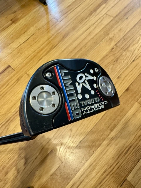 PUTTER TITLEIST SCOTTY Cameron Special Select Newport 2,5 pouces main