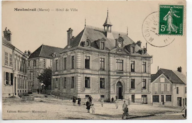 MONTMIRAIL - Marne - CPA 51 - l'  Hotel de ville 3 - enfants