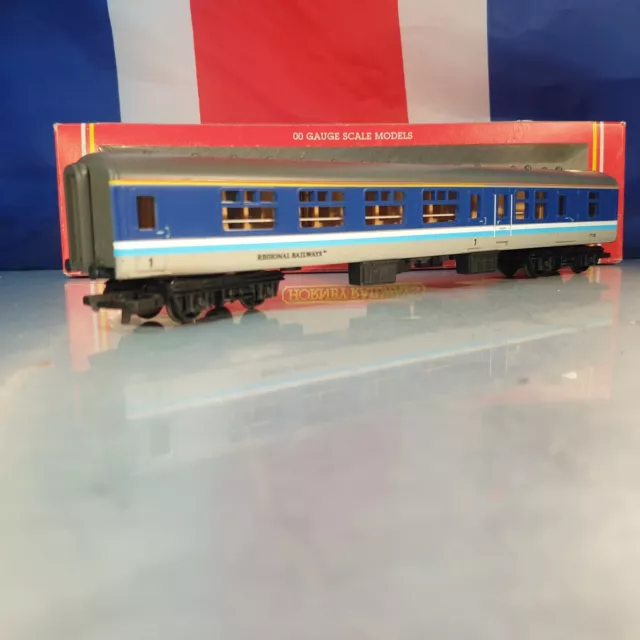 Hornby OO BR Mk2 Regional Railways Coach!!