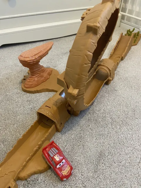 Disney Pixar Cars 3 Willy's Butte Transforming Track Set With Lightning McQueen