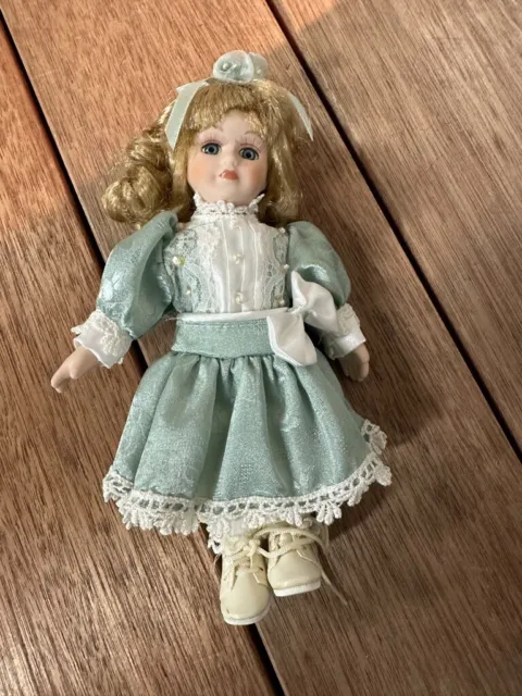 Heritage Signature Collection Porcelain Doll Joanna 9" doll