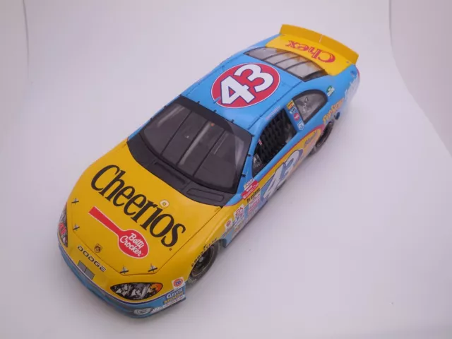 JOHN ANDRETTI #43 Cheerios 2001 Dodge Nascar modèle en plastique ...
