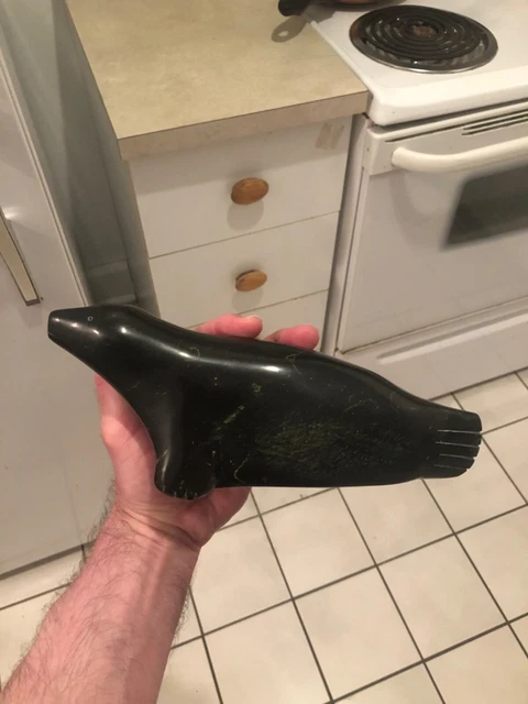 VINTAGE c. 1960 MINTY CANADIAN ESKIMO ART SOAPSTONE SCULPTURE