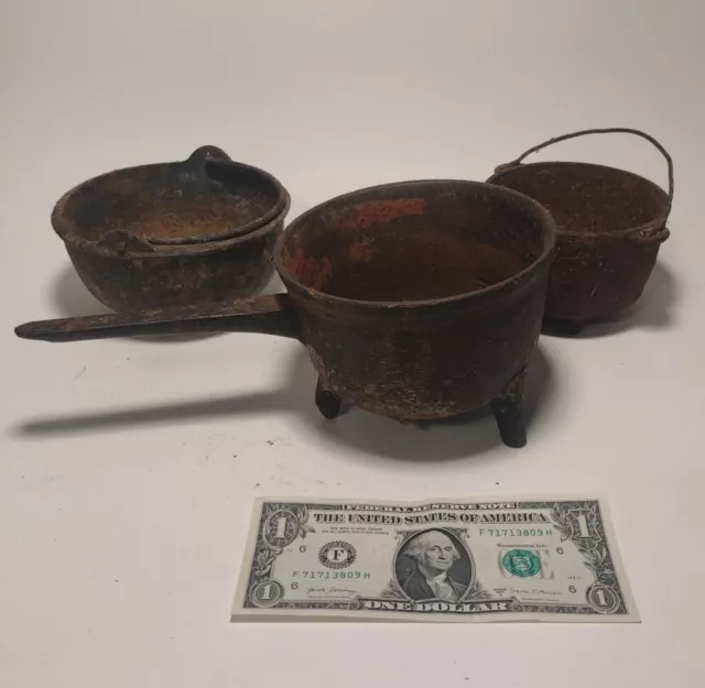 3 MINI Primative Kettle Cast Iron Small Bean Pots Gate Mark 3 Footed Pot Handle