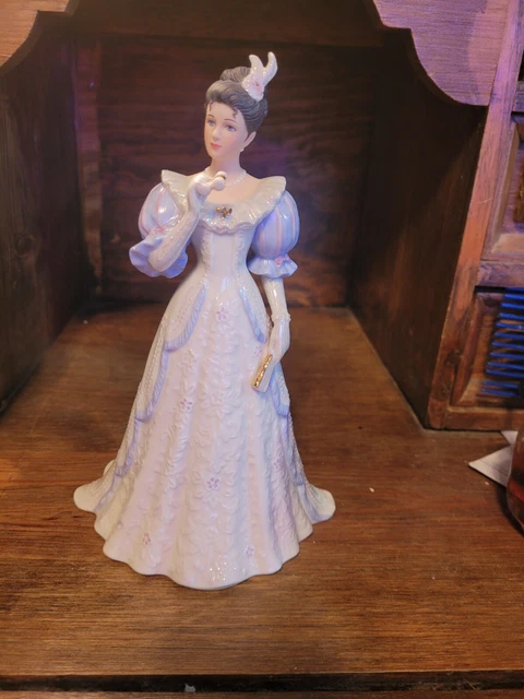 Lenox "Ivory Evening At The Opera " Figurine