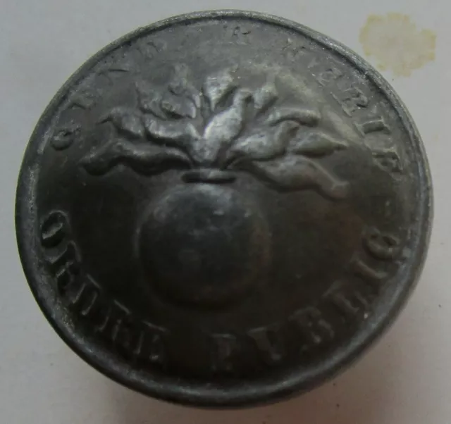 Rare bouton bombé en étain pour Gendarmerie / Ordre Public à la grenade de 23 mm
