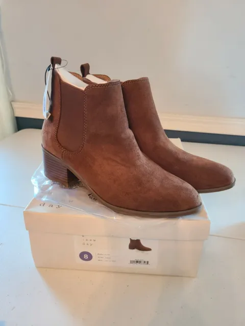 NEW IN BOX - Women's Ellie Chelsea Boots Cognac - A New Day - SIZE 8