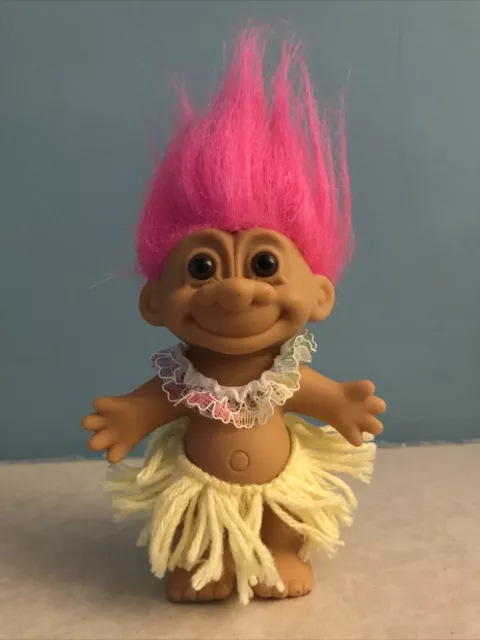 Vintage Russ 5" Hula Hawaiian Girl Troll Doll Pink Hair Yellow skirt dance New