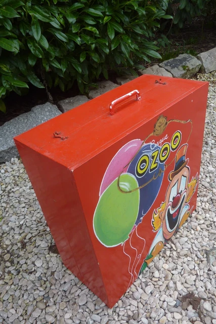 le mignon personnage de pizza fait du vélo de cirque 3379751 Art