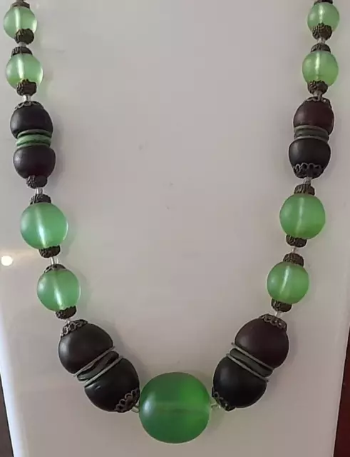 ART DECO REVIVAL c1930's CZECH GLASS BEAD GREEN BLACK FROSTED NECKLACE    #ss 2
