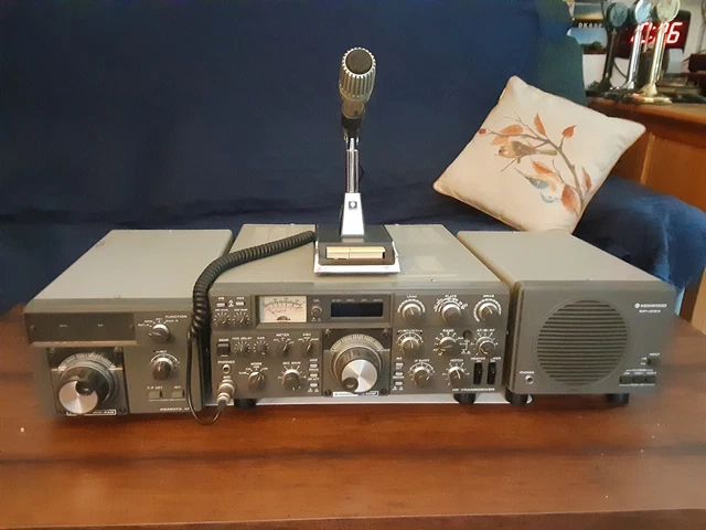 Kenwood TS-530SP Ham Radio w/ VFO-240, SP-230 and MC-50 Mic Kenwood TS-530SP Ham Radio w/ VFO-240, SP-230 and MC-50 Mic