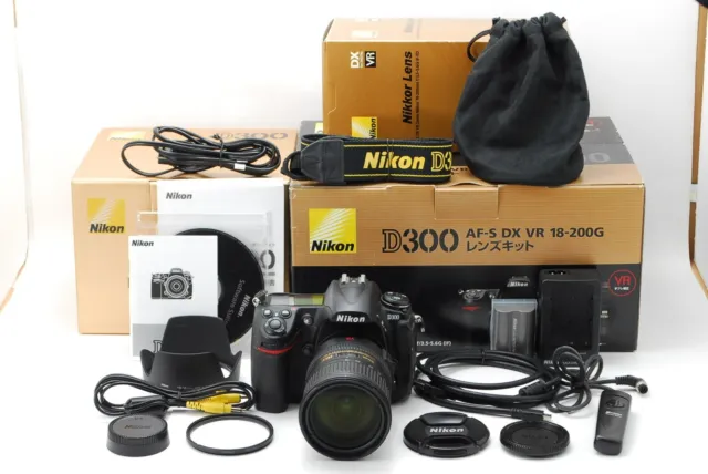 [MINT w/Box] Nikon D300 12.3MP Digital SLR Camera + AF-S DX VR 18-200mm JAPAN