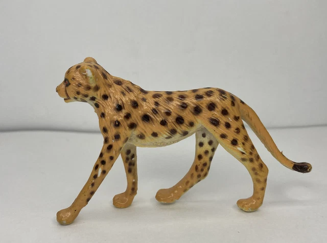 AAA Cheetah 4" Figure, figurine ￼