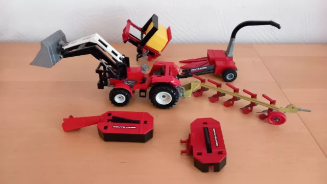 SIKU Traktor Massey Ferguson 3050 A 1:32 mit 5 x Anhängerzubehör und 1 Geschenk