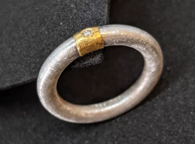 Puristischer Ring, Rundprofil 2 bis 4,5 mm Silber 999, weißer Diamant, Flamere