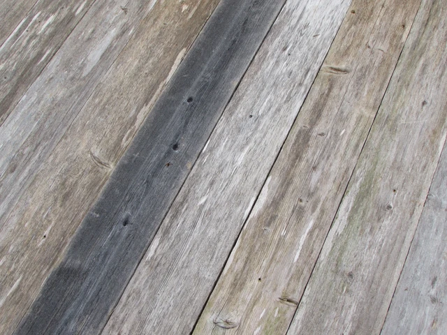 48" Weathered Barn Wood      5 Fence Boards Planks     Reclaimed Old Fence Wood 3