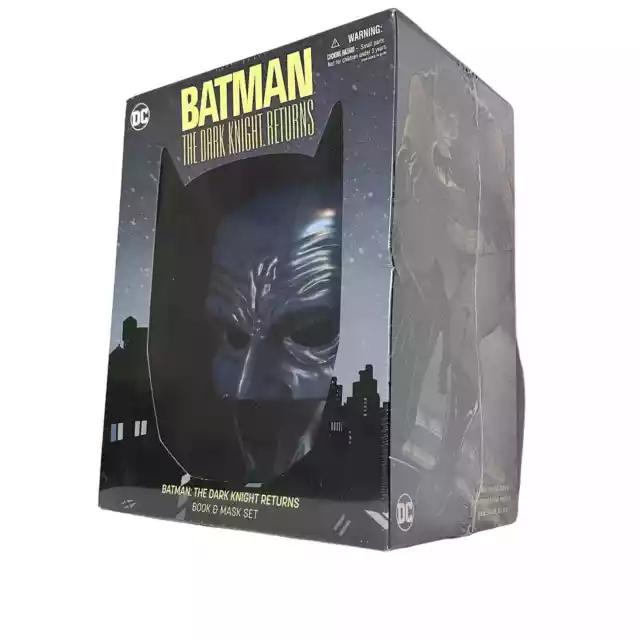 Batman: The Dark Knight Returns Book & Mask Set