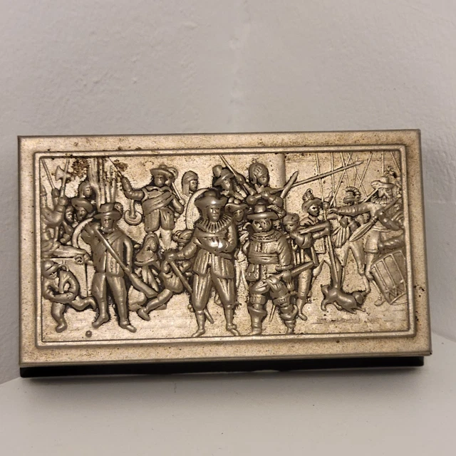 ANCIENNE BOÎTE PUBLICITAIRE 3 suisses avec couvercle en métal argenté bas relief EUR 20,00 - PicClick FR