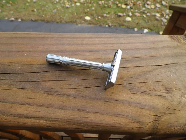 Vintage Gem Micromatic "Clog Pruf" Safety Razor