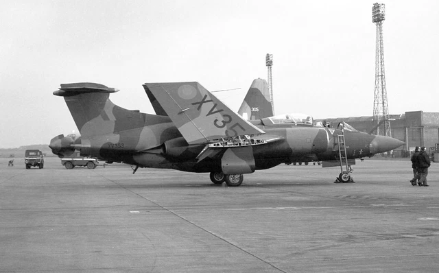237 OCU, Buccaneer S.2B, XV353 at RAF Honington, 25 Jan 1980 - original B&W neg