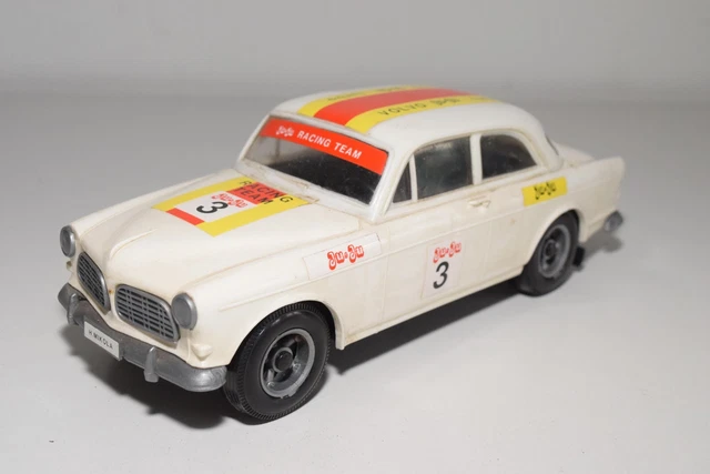 ANDRÉ MODELS, Volvo Amazon 145 polis, 1968-71, nr 23/100, 1:43