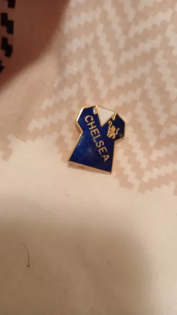 Chelsea F c 70's COFFER Collectable Old Vintage FOOTBALL Pin BADGE
