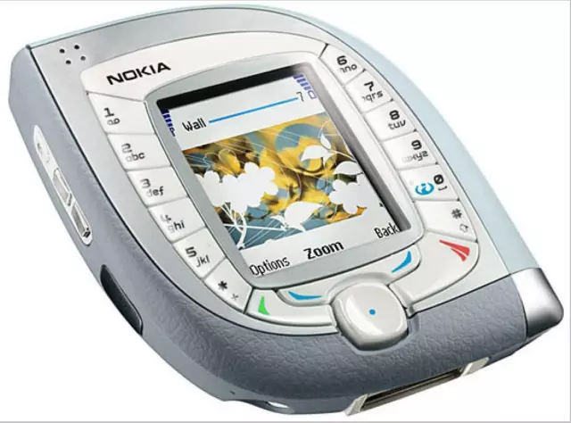 Original unlocked Nokia 7600 2G GSM 900 / 1800 3G UMTS 2100 Mobile phone