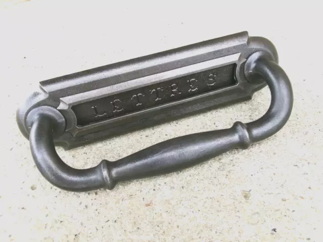 Ancien Poignee Avec Boite A Lettre De Porte D'entree En Fonte - Art Populaire -