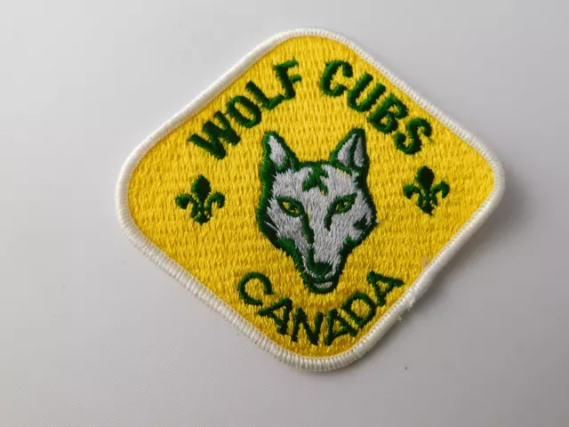 Boy Scouts Canada Vintage Patch Wolf Cubs Green Yellow Badge Collector