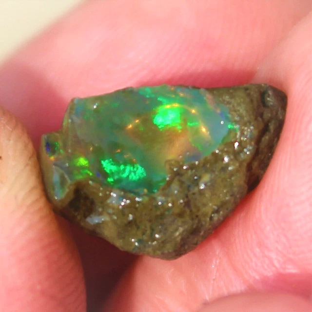 Opale de Feu Brute Multicolore d'Ethiopie de 6,065 ct