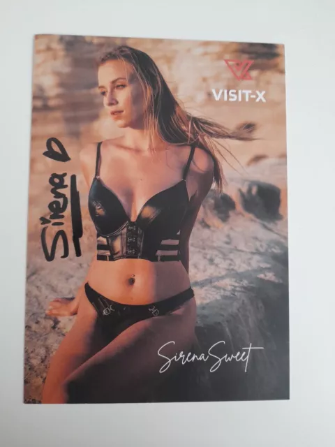 Autogrammkarte von Sirena Sweet, Erotik-Model und Schauspielerin, handsigniert