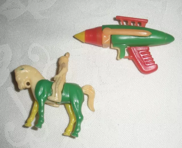 2 Vintage KeyChain Puzzle 50's Plastic Put Take Apart Indian on Horse & Ray Gun