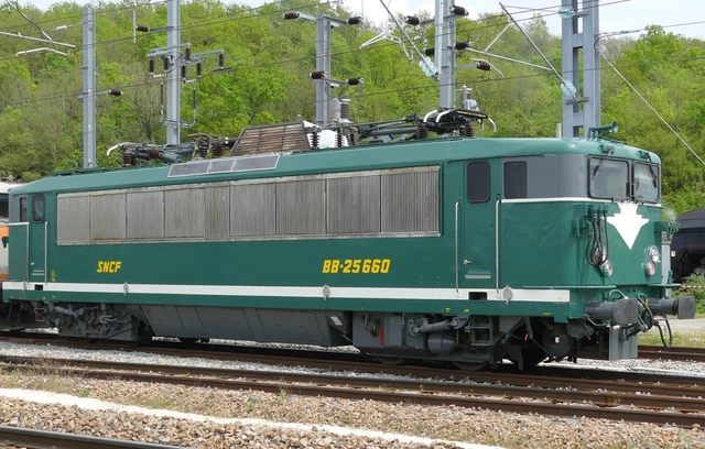 Locomotive Diesel PIKO HO BB 67400 SNCF Livrée En Voyage, époque V, Analogique