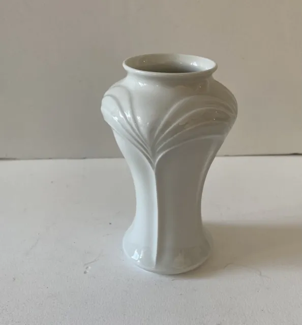MCM KPM Royal Porzellan Bavaria White Porcelain 6” Vase Germany