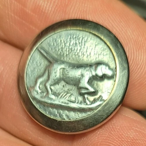 ANCIEN BOUTON CHASSE  (CHIEN)   /      -  OLD  BUTTON  25mm