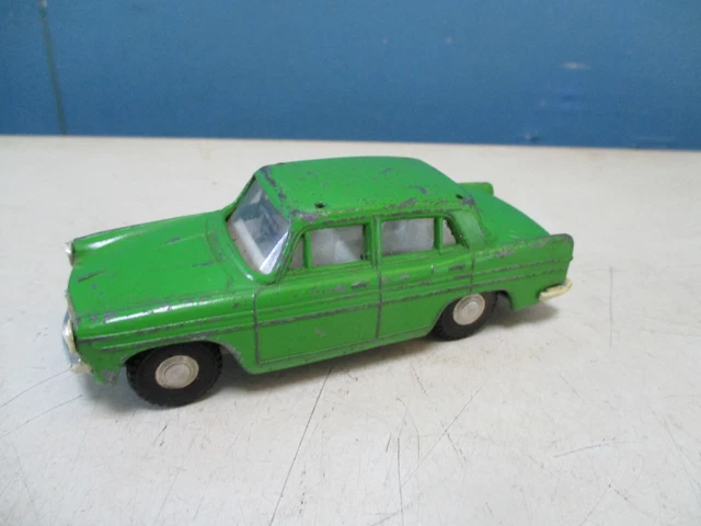 Miniature Spot On 100 – Ford Zodiac 1959 Bleu Clair, échelle 1:42, Triang, Occasion (bon état)