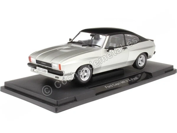 Voiture de 1975 couleur blanche et bleue – FORD Capri MKII X pack