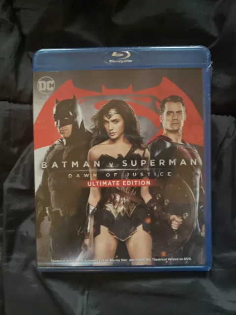 Batman v Superman: Dawn of Justice (Ultimate Edition Blu-ray + Theatrical Blu-ra