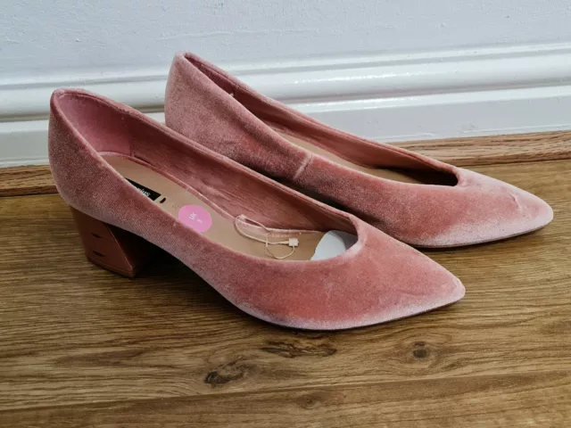 Tacchi fucsia hotsell stradivarius