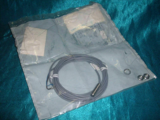 Balluff BES 516-324-G-E4 BES516324GE4 Proximity Sensor