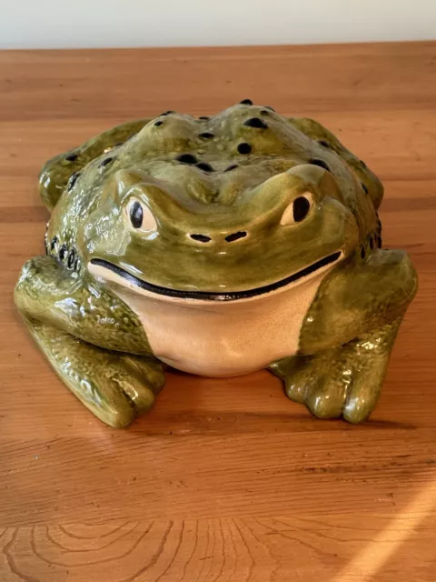 Large Vintage Arnel’s Glazed Ceramic Pottery Frog Toad Green & White Garden 13"