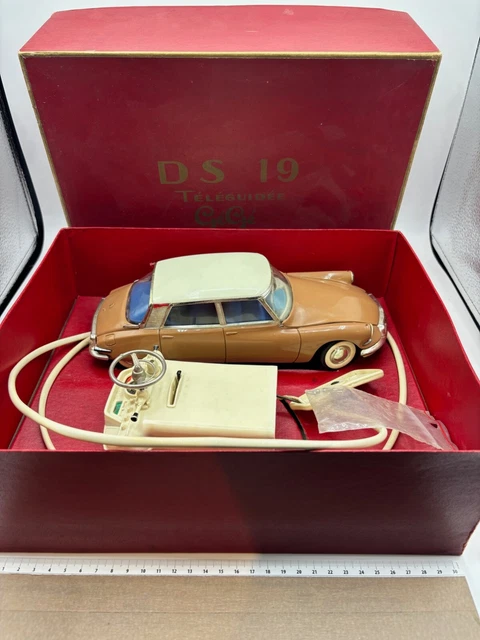 Gege Citroën DS 19 Pallas Filoguidée – Jouet Ancien France – Réf 30581 – Plastique