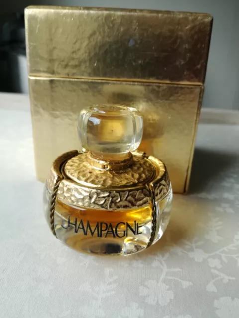 yves saint laurent champagne parfum Cinosural International School