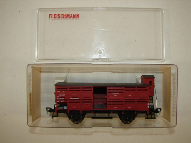 FLEISCHMANN 5825, fourgon postal ancien à 2 essieux N° 3961 KPEV BO (Ref: #5825