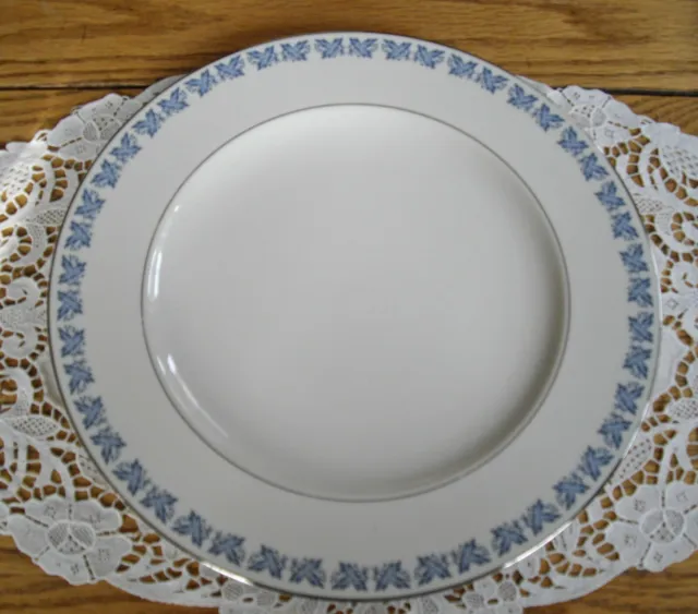 Vintage Syracuse China WYNDMOOR Blue Flowers 10 5/8" Dinner Plate ~