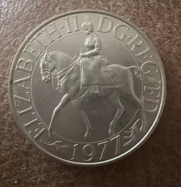 (RARE) 1977 Queen Elizabeth II Silver Jubilee Commemorative Crown Coin DG.REG FD