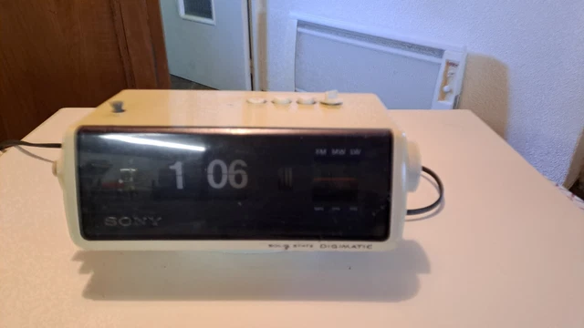 Radio-réveil Vintage Sony Black Light Digimatic - 1ère Génération 1980 - Restauré