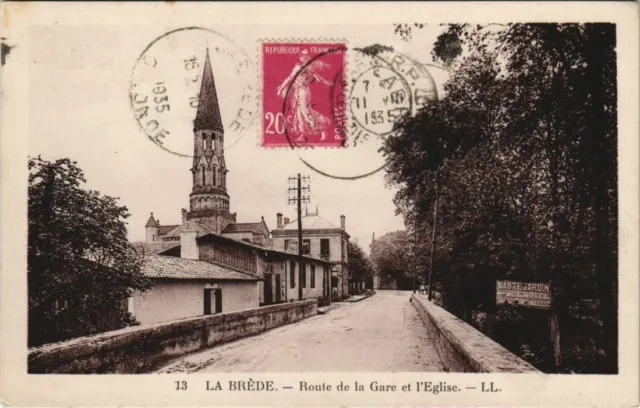 CPA La Bréde-Route de la Gare et l'Église (28168)